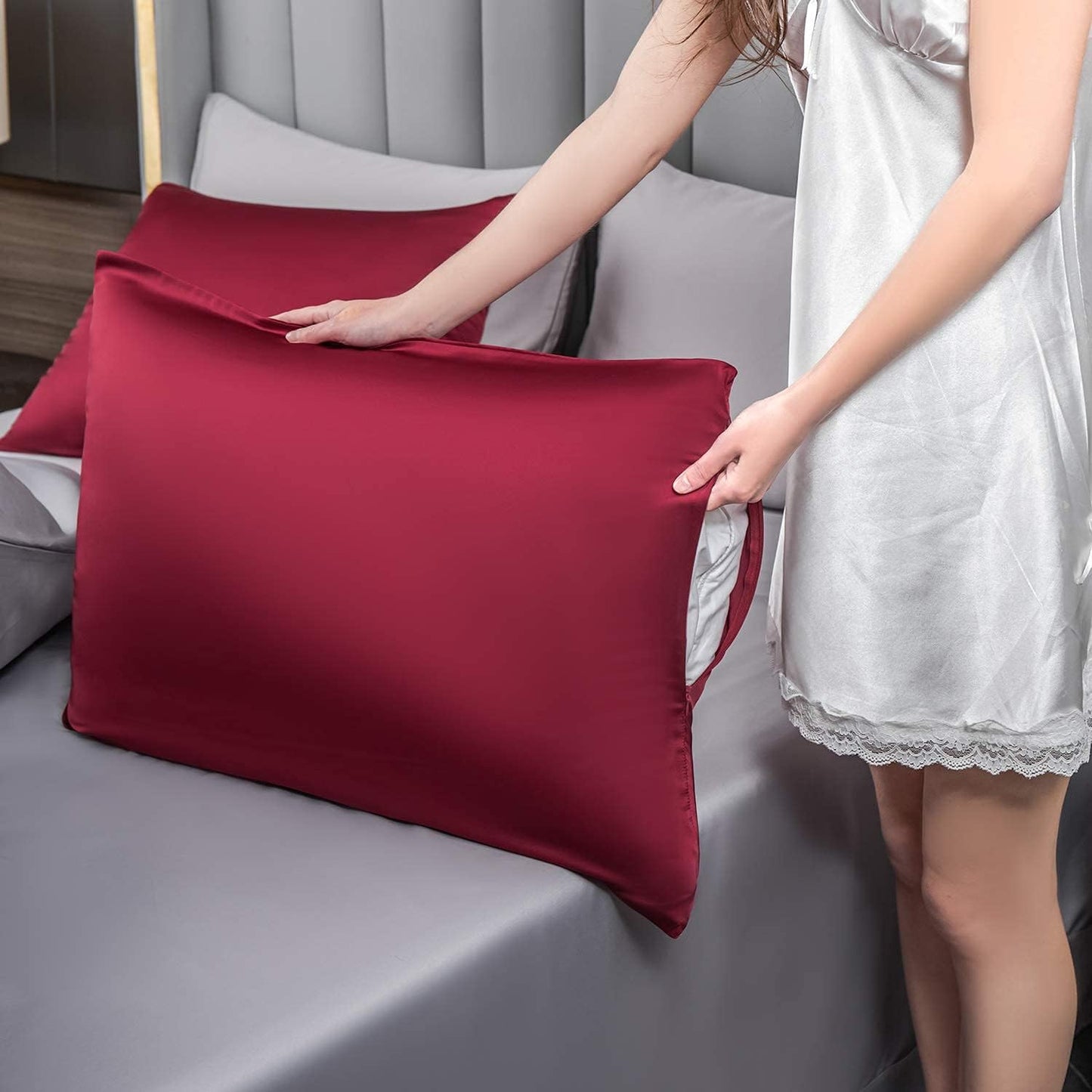Mulberry Silk Pillowcase for Hair and Skin,King Size Cooling Silk Pillow Case with Hidden Zipper,Allergen Proof Dual Sides Soft Breathable Smooth Silk Pillow Cover for Women(King,Dark Red)