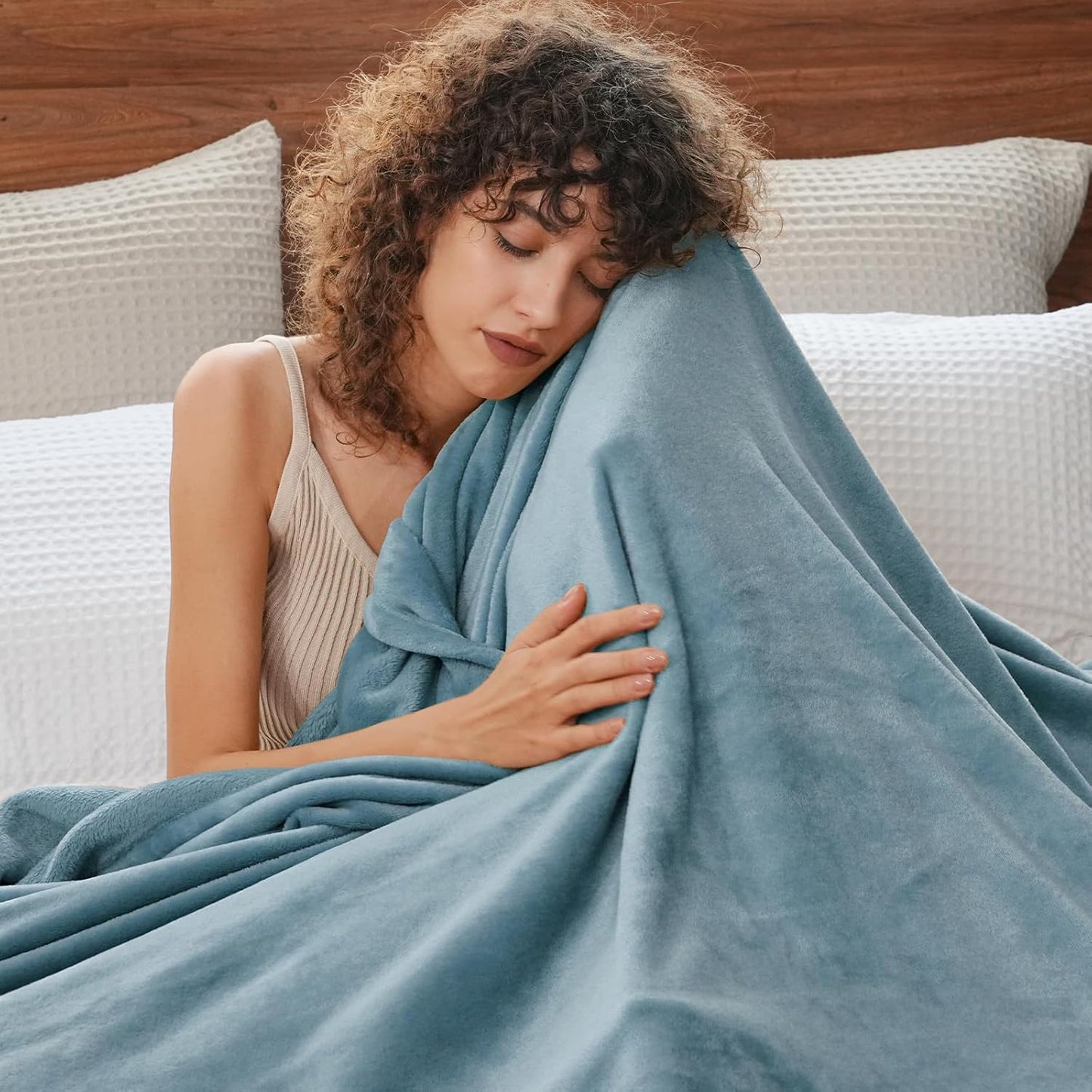 PHF Ultra Soft Fleece Blanket King Size, No Shed No Pilling Luxury Plush Cozy 300GSM Lightweight Blanket for Bed, Couch, Chair, Sofa Suitable for All Season, 108" x 90", Dusty Blue